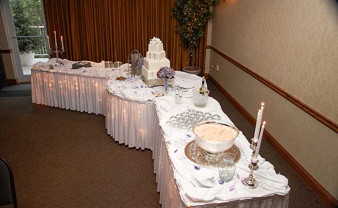 Eureka Springs Cake Table